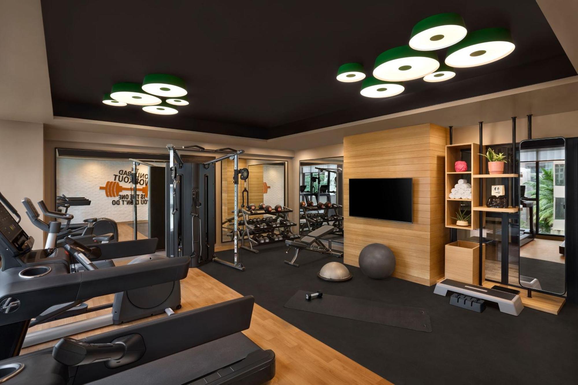 Moxy Mumbai Andheri West Екстериор снимка